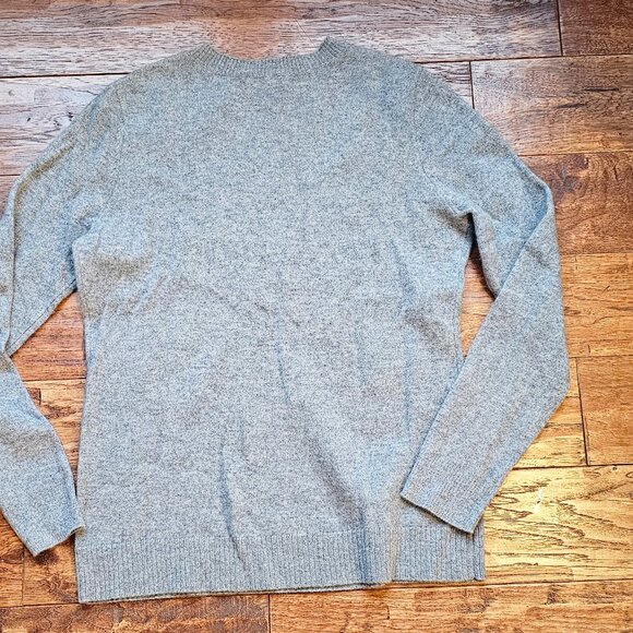 Womens ski sweater Cashmere by Aqua bloomingdales gray size large like new - Picture 5 of 7